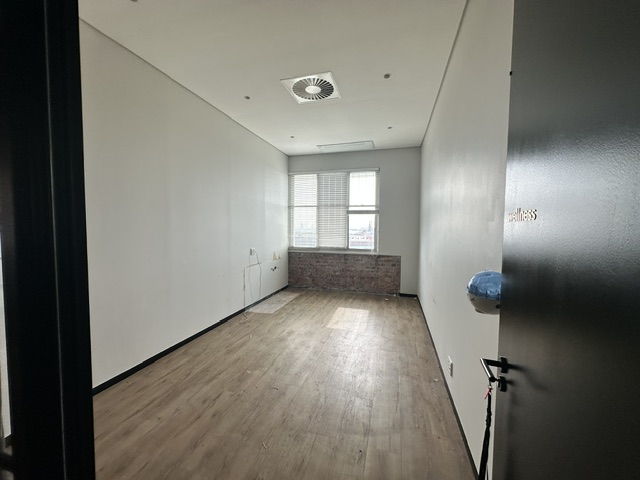 To Let Commercial Property for Rent in Woodstock Western Cape